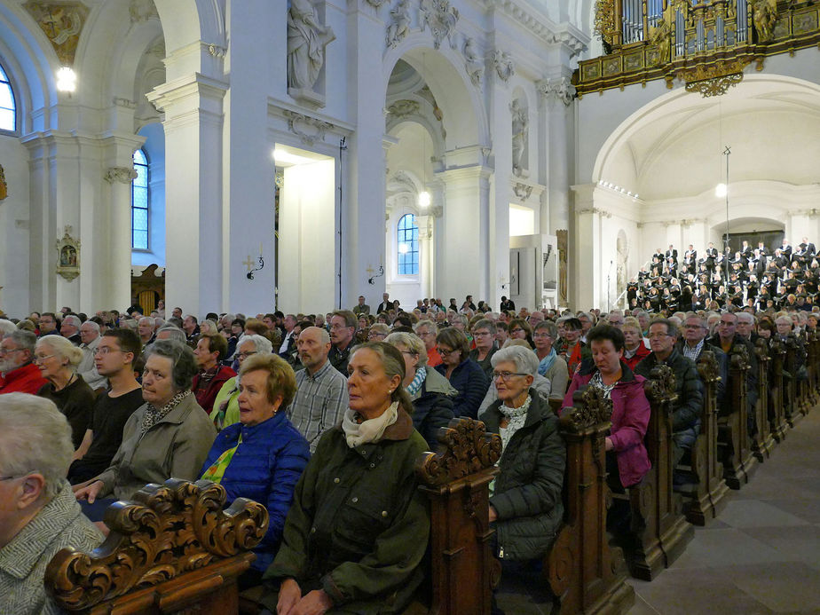 Abschlussvesper der Bischofskonferenz mit Austeilung des Bonifatiussegens (Foto: Karl-Franz Thiede)